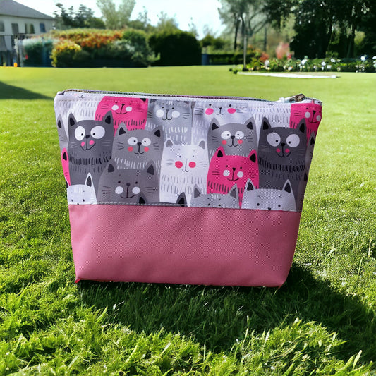 Neszesszer vízhatlan anyagból (nagy méret)